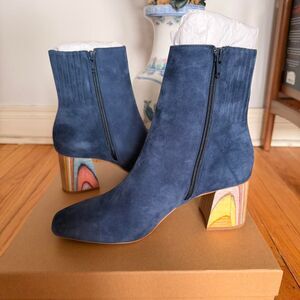 Charlotte Stone Navy Teegan Boots Size 8/9